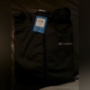 Brand New Men’s Columbia wind breaker